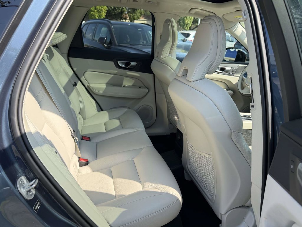 Used 2024 Volvo XC60 T8 Plus w/ Protection Package Premier AWD/4WD image 13