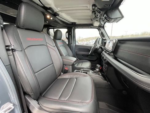 Used 2025 Jeep Gladiator Rubicon w/ Convenience Group image 27