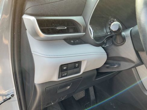 Used 2023 Toyota Highlander XLE FWD image 35