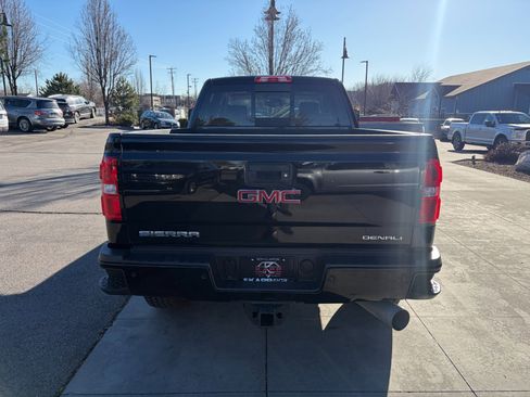 Used 2018 GMC Sierra 2500 Denali image 9