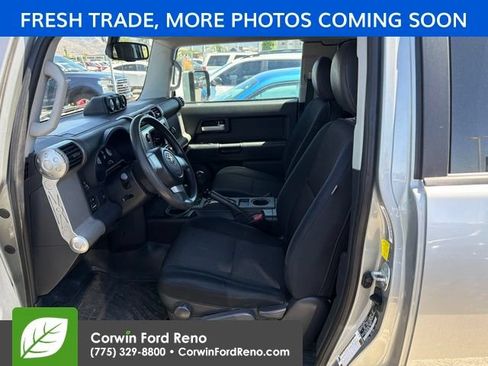 Used 2010 Toyota FJ Cruiser 4WD image 9