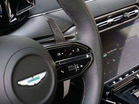 Used 2026 Aston Martin V8 Vantage S RWD image 19