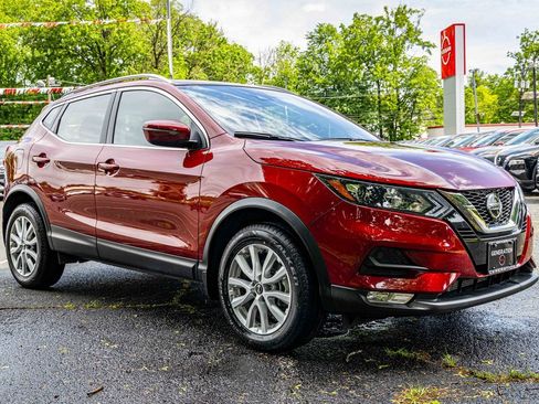Certified 2022 Nissan Rogue Sport SV image 1