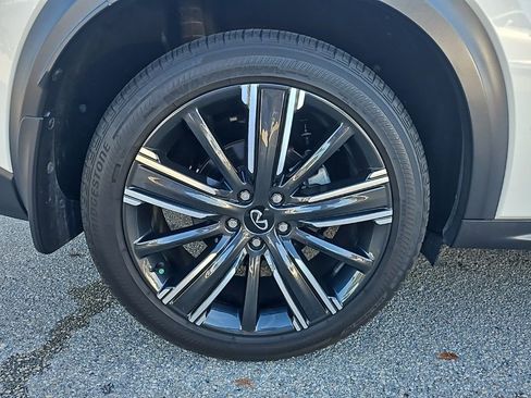 Used 2021 INFINITI QX50 Luxe w/ Appearance Package image 15