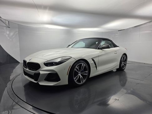 Used 2026 BMW Z4 M40i RWD image 9