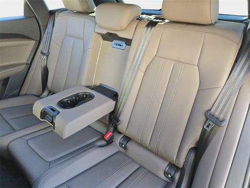 New 2025 Audi Q5 Premium image 14