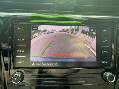 Used 2021 Volkswagen Passat 2.0T R-Line image 20