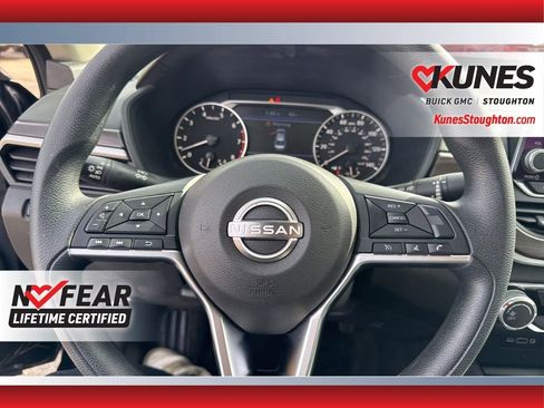Used 2024 Nissan Altima 2.5 SV image 25