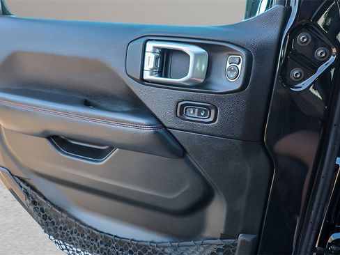 Used 2020 Jeep Gladiator Rubicon image 25