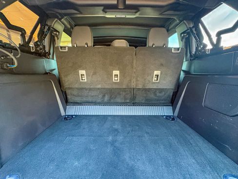 Used 2023 Ford Bronco Big Bend w/ Sasquatch Package AWD/4WD image 38