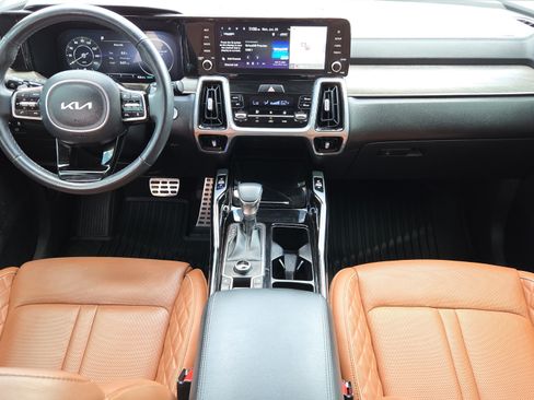 Used 2023 Kia Sorento SX Prestige AWD/4WD image 16