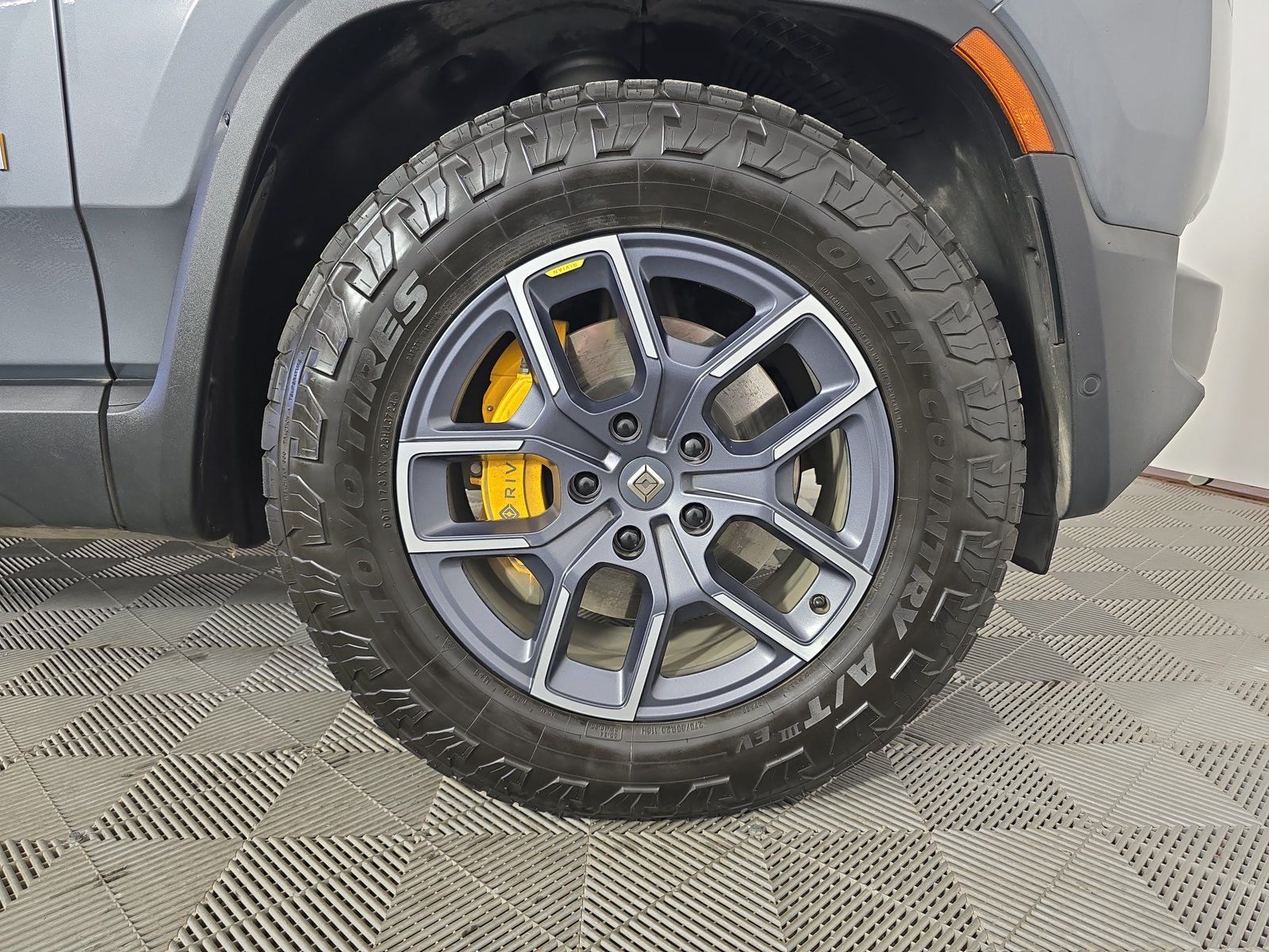 Used 2022 Rivian R1T Launch Edition AWD/4WD image 11