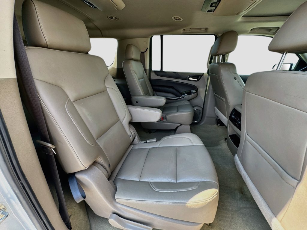 Used 2018 Chevrolet Suburban LT RWD image 32