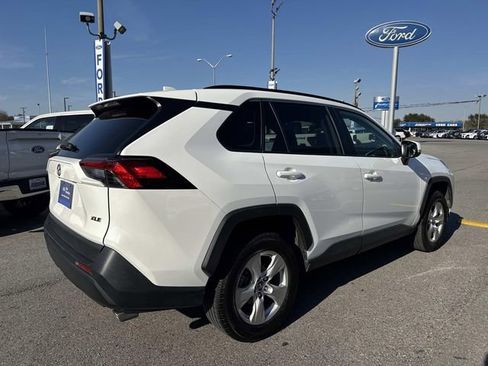 Used 2019 Toyota RAV4 XLE w/ Convenience Package image 5