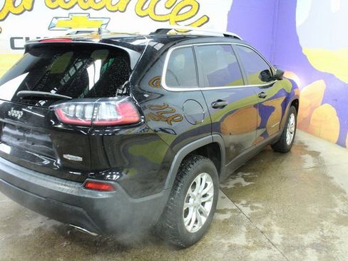Used 2019 Jeep Cherokee Latitude w/ Comfort & Convenience Group image 8