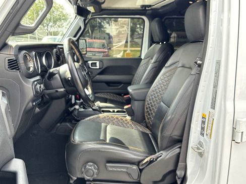 Used 2022 Jeep Wrangler Unlimited Sahara image 19