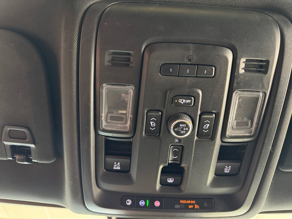 Used 2024 GMC Yukon XL AT4 w/ AT4 Premium Package AWD/4WD image 24
