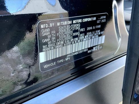 New 2026 Mitsubishi Outlander SE image 14