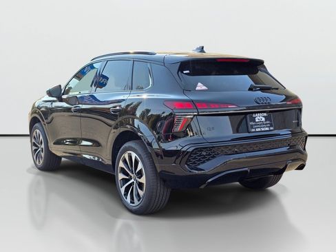 New 2026 Audi Q3 quattro 2.0T AWD/4WD image 3