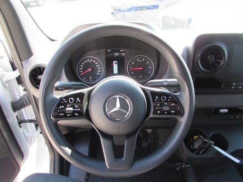 Used 2023 Mercedes-Benz Sprinter 2500 image 12