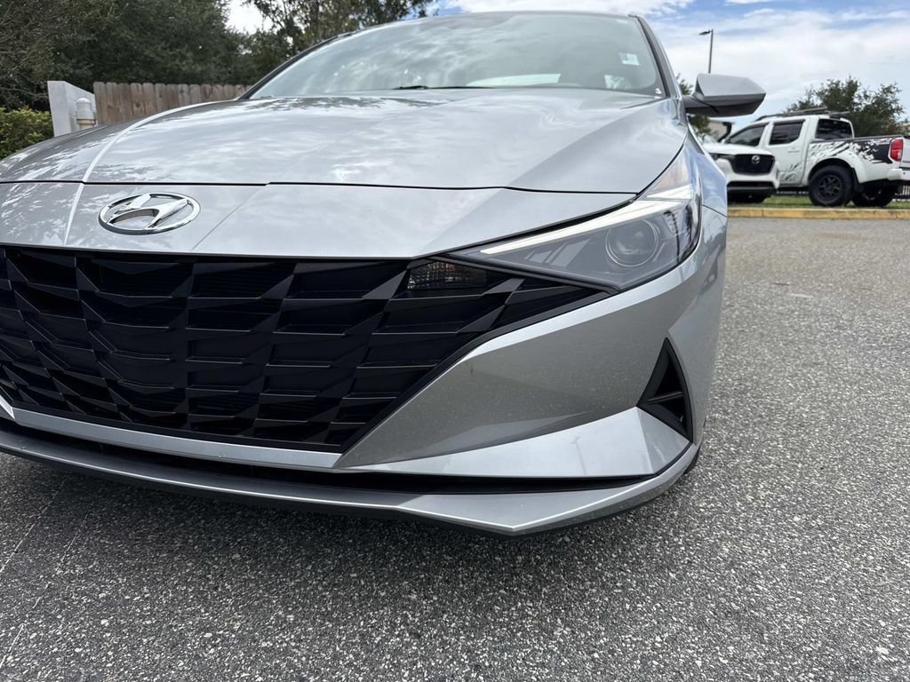 Used 2022 Hyundai Elantra SEL FWD image 10