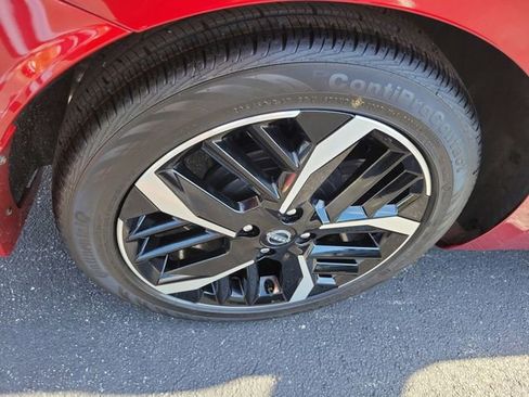 New 2025 Nissan Versa SR w/ Trunk Package image 6