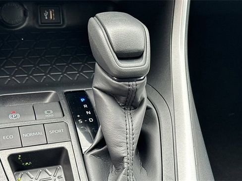 Used 2025 Toyota RAV4 LE image 20