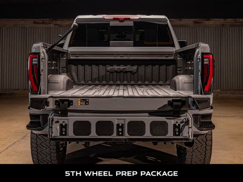 Used 2024 GMC Sierra 2500 AT4 w/ AT4 Premium Plus Package image 8