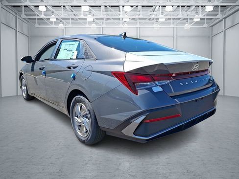 New 2026 Hyundai Elantra SE w/ Cargo Package FWD image 2