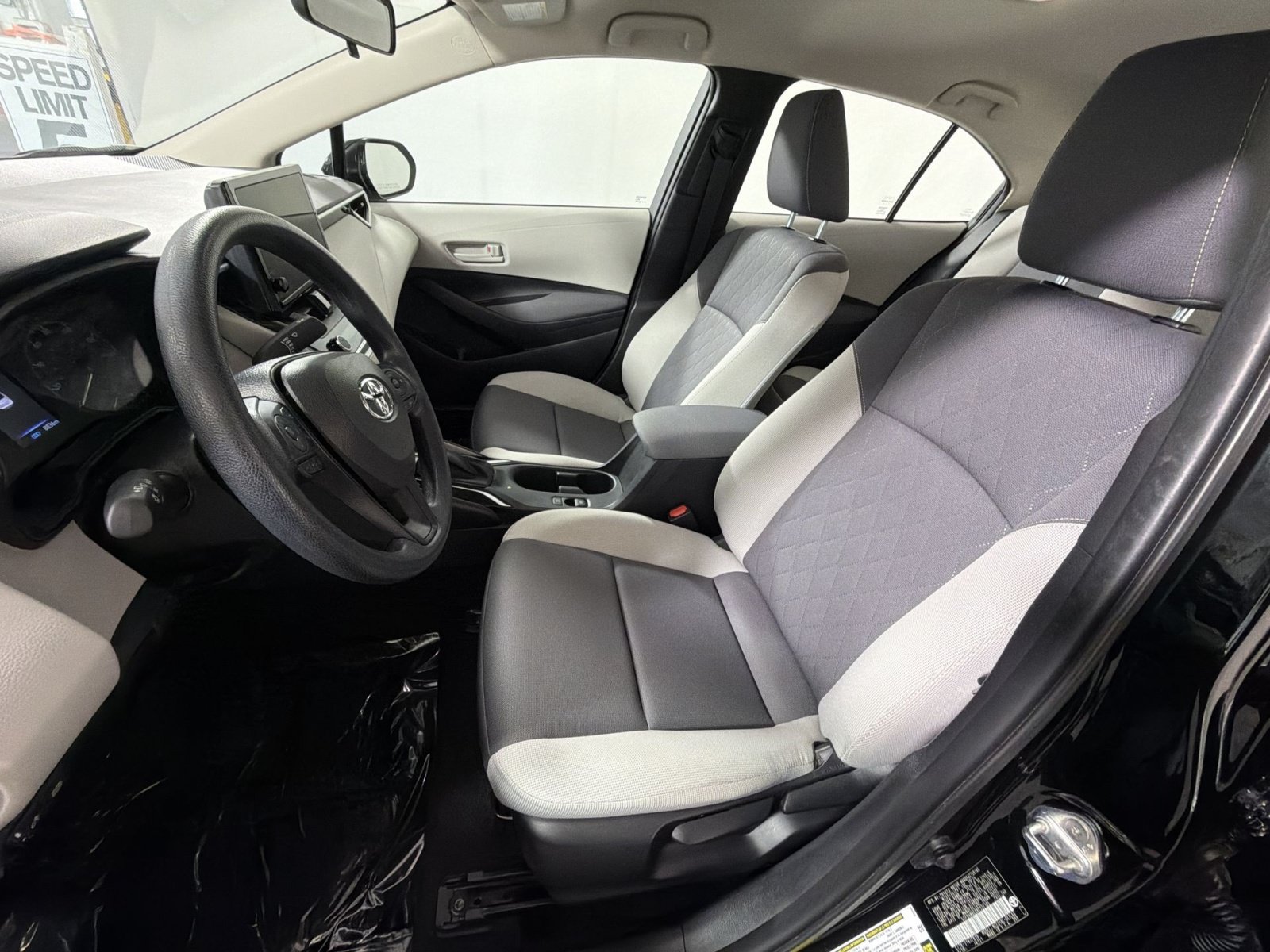 Used 2024 Toyota Corolla LE FWD image 13