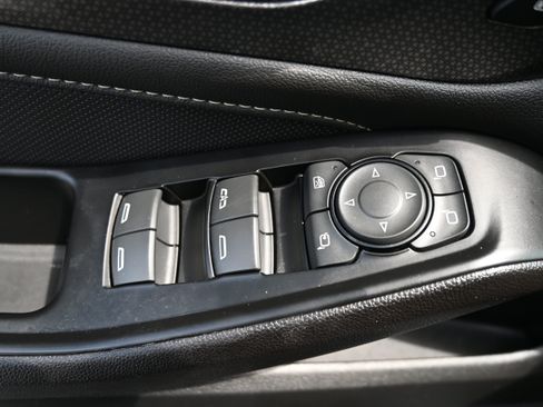Used 2023 Chevrolet Traverse Premier FWD image 15