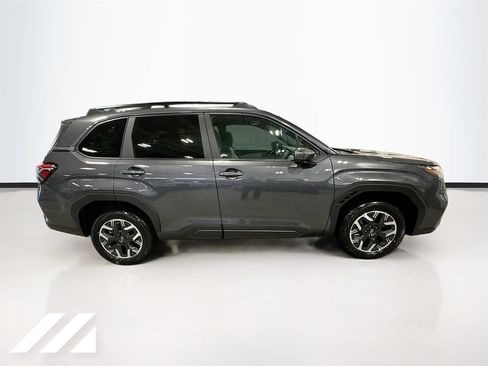 Used 2026 Subaru Forester Premium AWD/4WD image 4