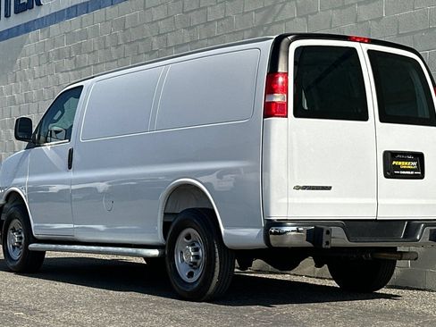 Used 2025 Chevrolet Express 2500 w/ Driver Convenience Package RWD image 6