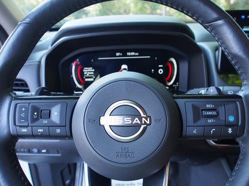 Used 2024 Nissan Rogue SL FWD image 21
