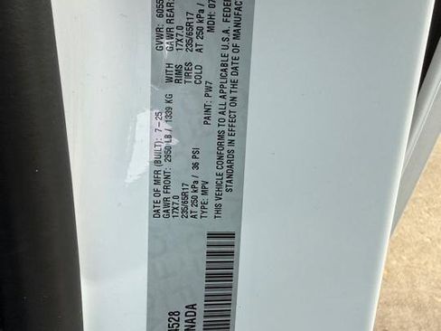 Used 2025 Chrysler Pacifica Select FWD image 22
