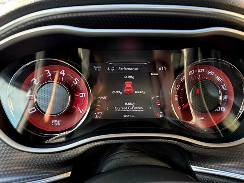 Used 2015 Dodge Challenger SRT Hellcat image 22