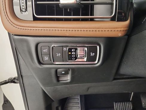 Used 2023 Lincoln Nautilus Reserve image 26