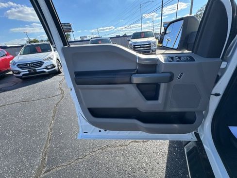Used 2018 Ford F150 XLT w/ Equipment Group 302A Luxury image 15