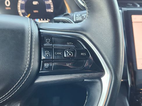 Used 2022 Jeep Grand Cherokee L Overland w/ Luxury Tech Group IV image 32