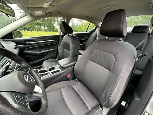 Used 2022 Nissan Altima 2.5 SV image 10