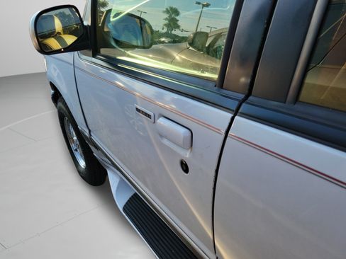 Used 1995 Ford Explorer Eddie Bauer RWD image 28