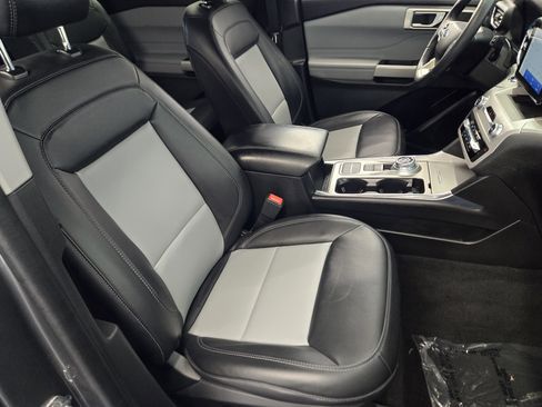 Used 2023 Ford Explorer XLT w/ Equipment Group 202A image 13