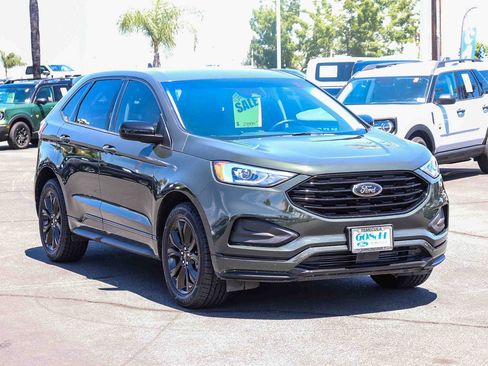 Certified 2023 Ford Edge SE w/ Black Appearance Package AWD/4WD image 3