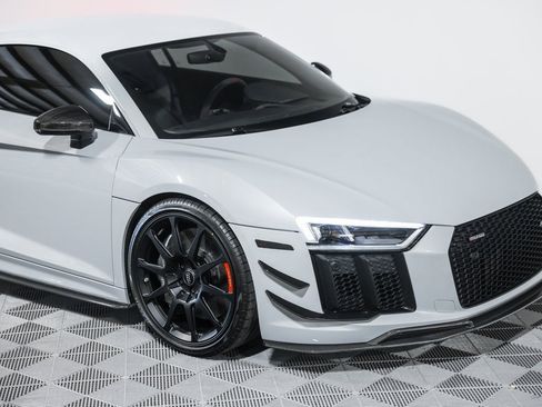 Used 2018 Audi R8 V10 plus w/ Full Leather Package image 4