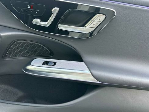 Used 2025 Mercedes-Benz E 350 Sedan image 21