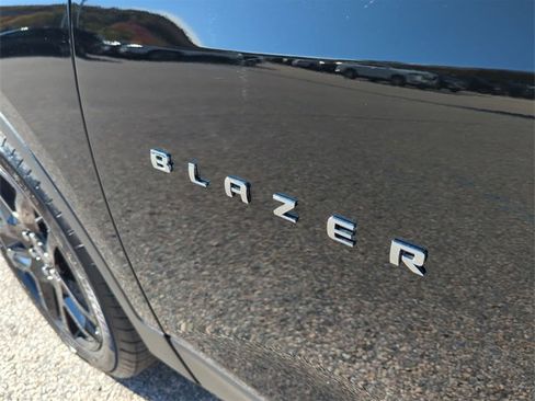 New 2025 Chevrolet Blazer LT w/ Driver Confidence Package image 31
