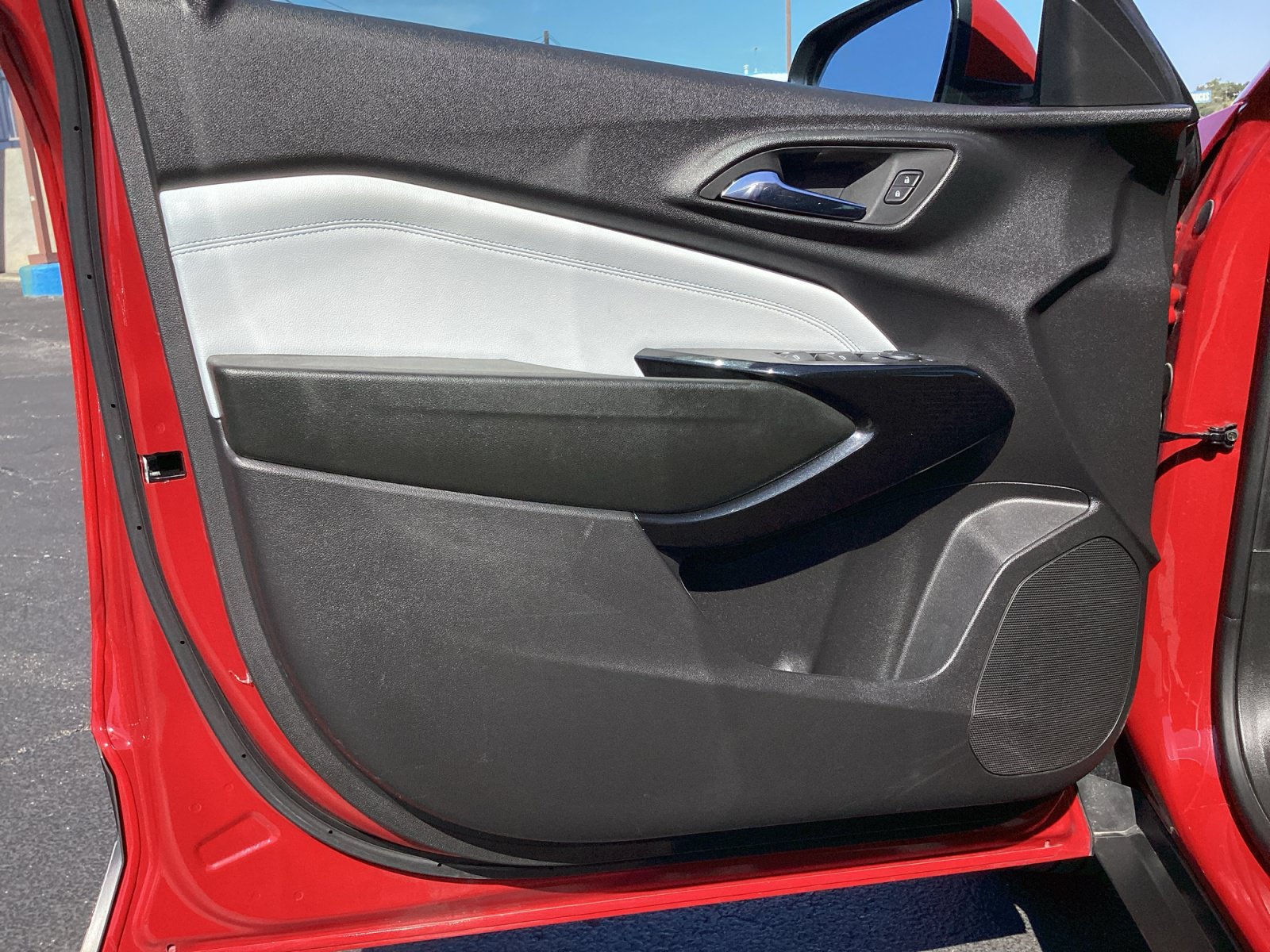 Used 2026 Chevrolet Trax LT FWD image 29