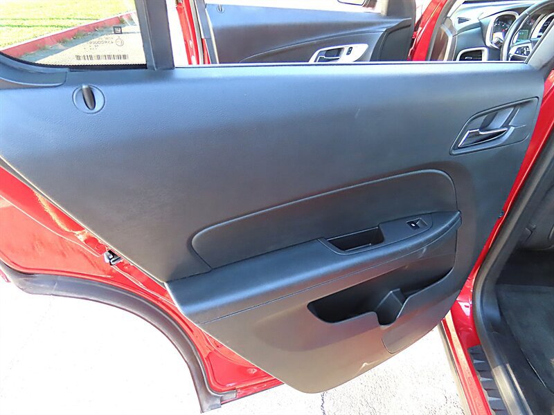 Used 2013 Chevrolet Equinox LT w/ Driver Convenience Package FWD image 28