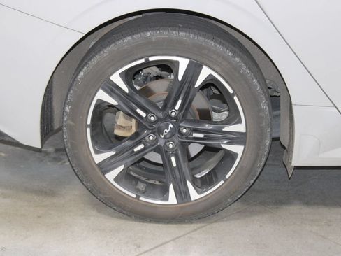 Used 2024 Kia K5 GT-Line w/ GT-Line Premium Package FWD image 12