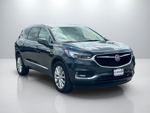 Used 2020 Buick Enclave Essence w/ Sound and Sites Package FWD image 3